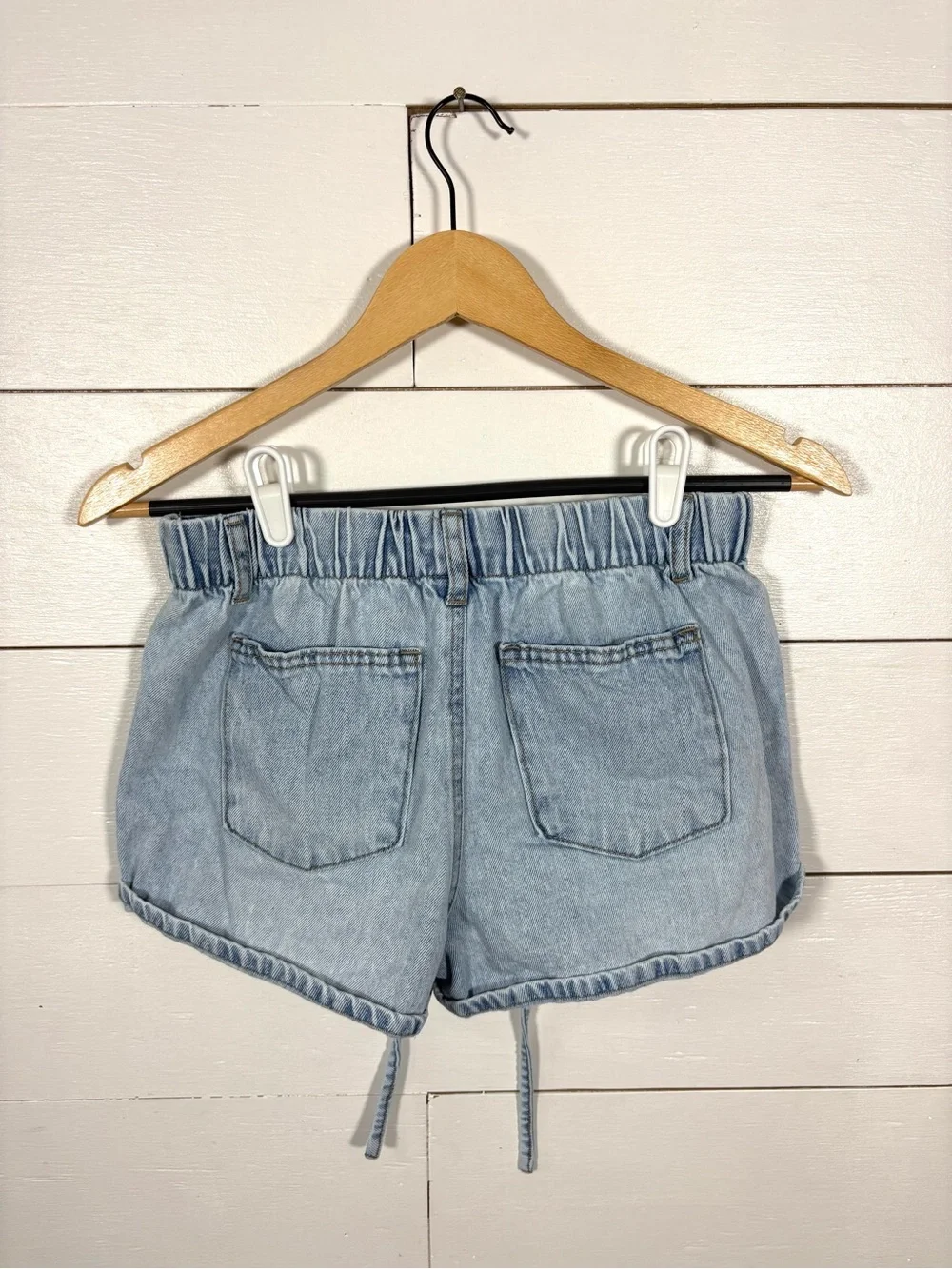 Rewash Womens 1/25 Light Wash Distressed Denim Shorts Tie Waist Cuffed